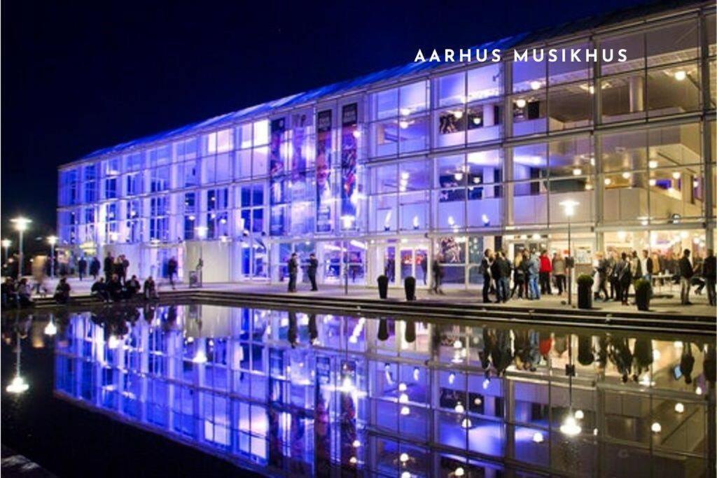 Bo Med Stil Og Udsigt Til Aarhus Lystbadehavn 아파트 외부 사진